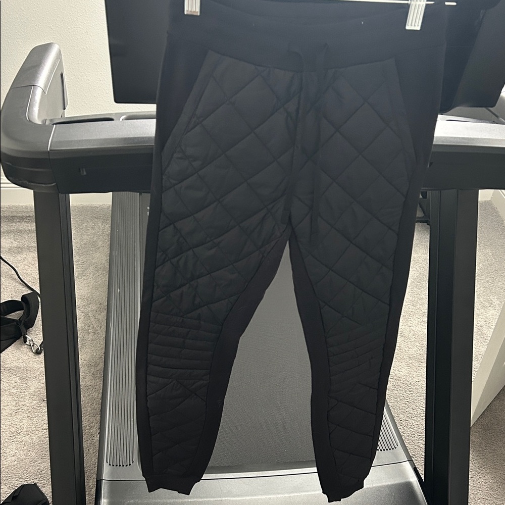 Alo Quilted Black Jogger Pants